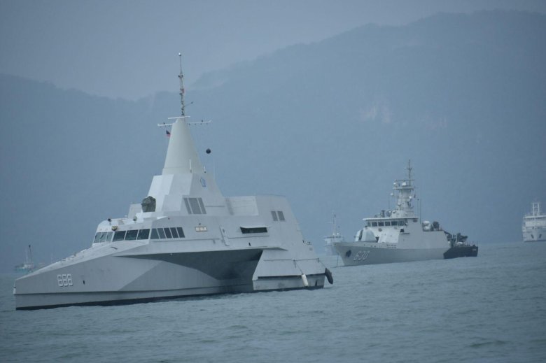 Китайский стелс корабль