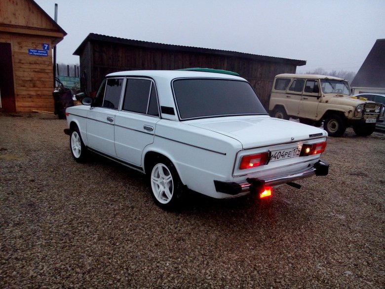 Лада 2106 белая