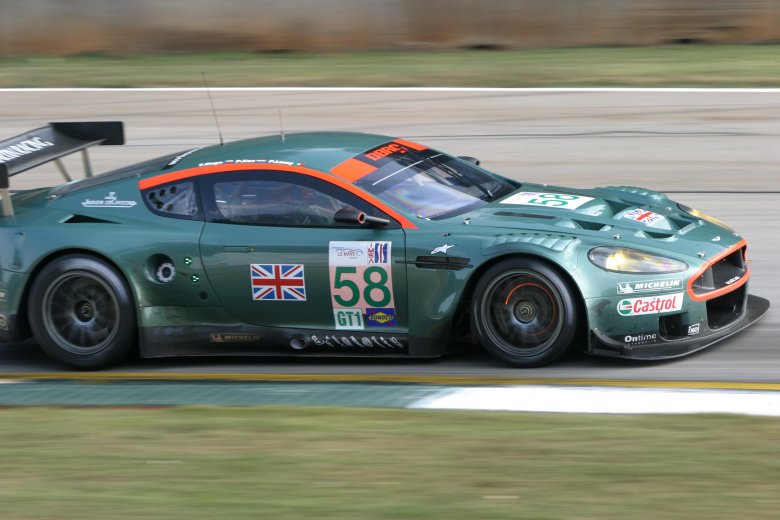 Aston martin dbr9