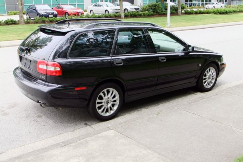 Volvo v40 универсал 2000