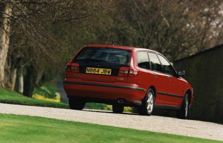 Volvo v40 универсал