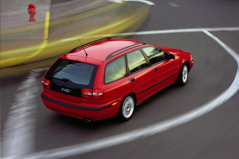 Volvo v40 универсал