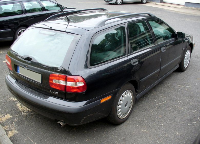 Вольво v40 2003