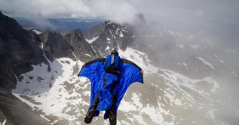Гора асгард бейсджампинг