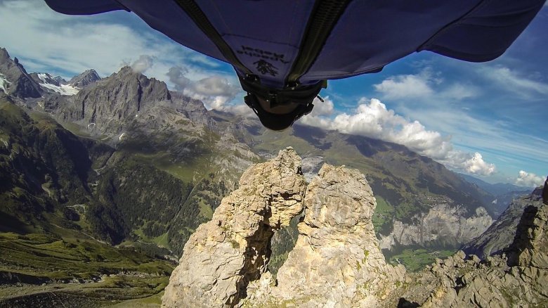 Wingsuit flight