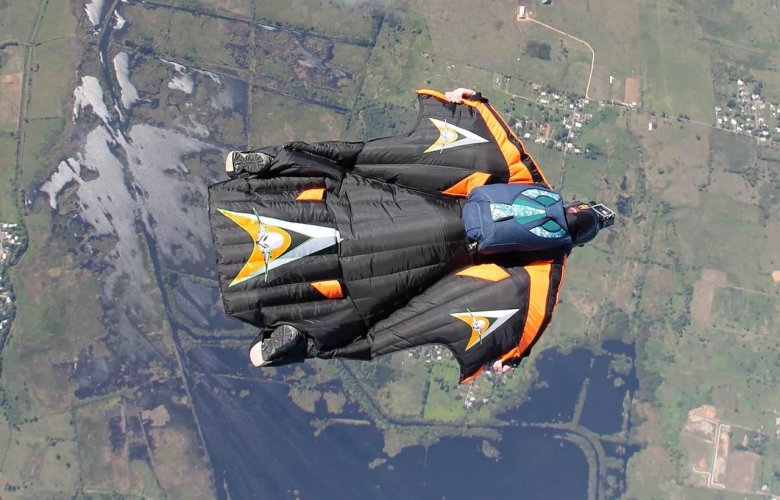 Костюм вингсьют крыло