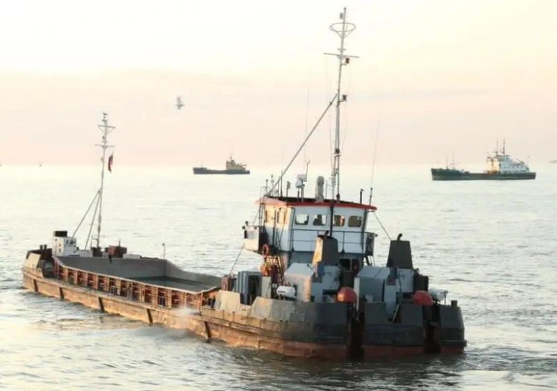 Шаланда судно