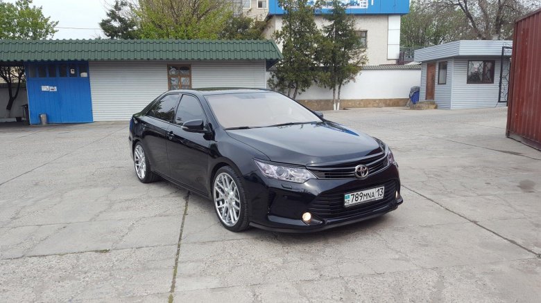 Тойота камри 55 черная