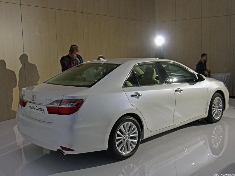 Новая тойота камри