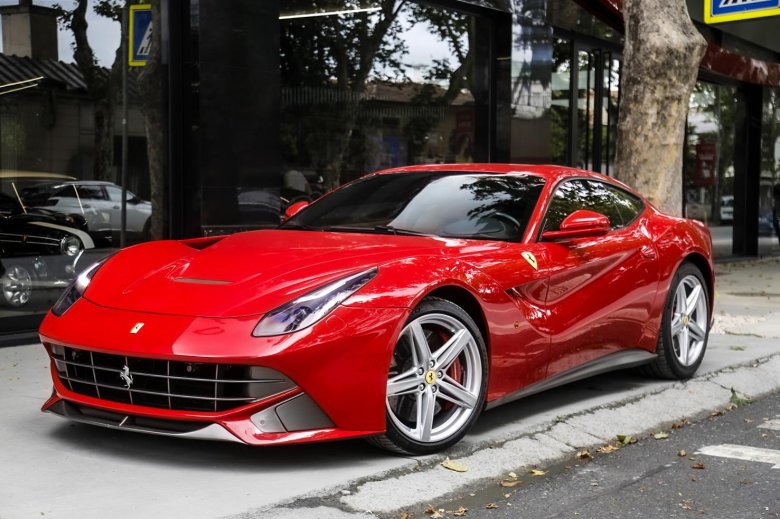 Феррари ф12 берлинетта