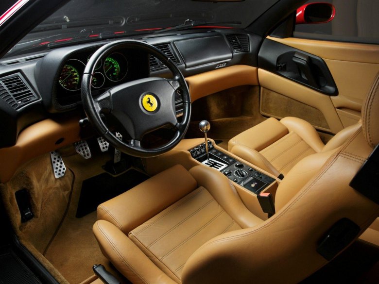 Ferrari салон