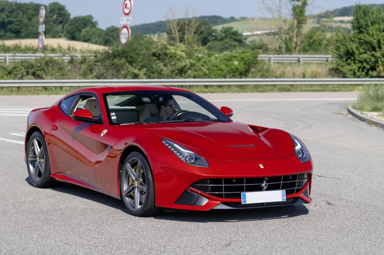 Феррари ф12 берлинетта