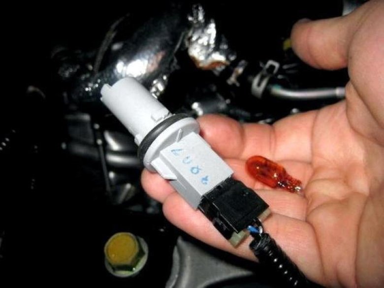 Лампа габаритов ниссан жук