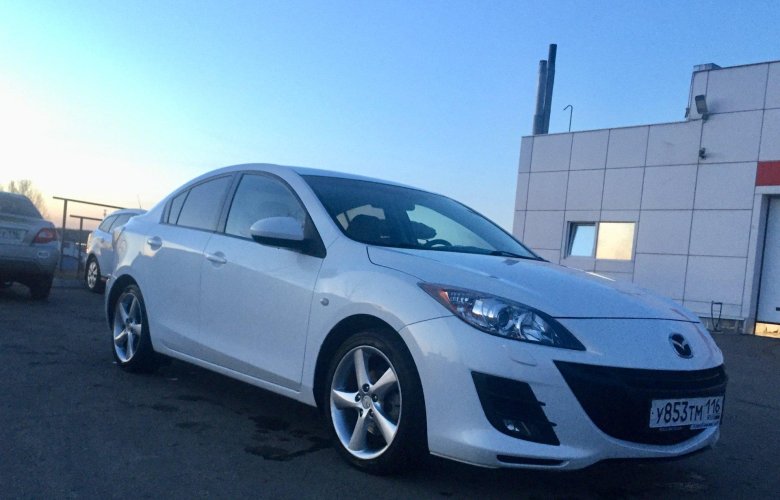 Мазда 3 2011 года