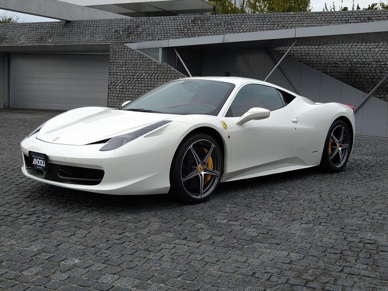 Ferrari 458 italia белая