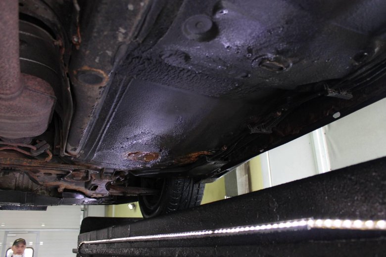 Обработка днища автомобиля от коррозии