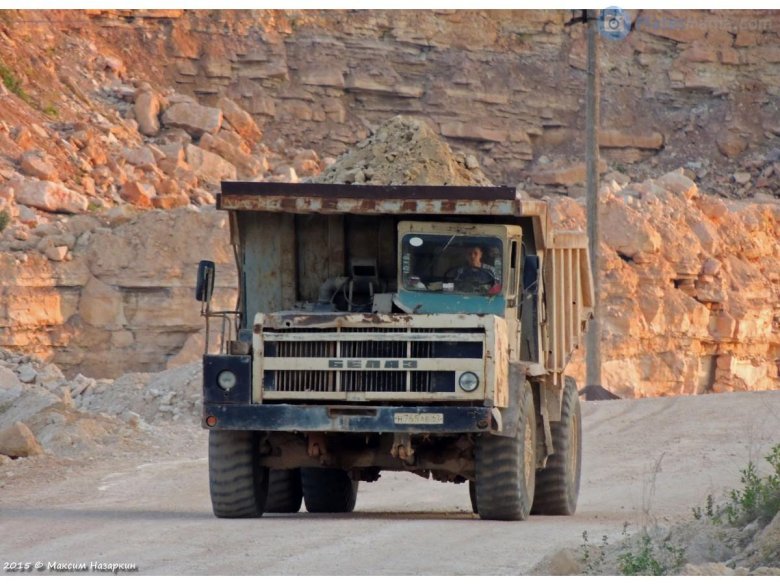 Карьерный самосвал белаз-7522