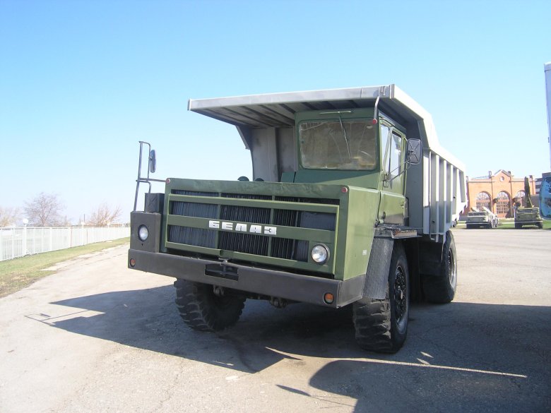 Карьерный самосвал белаз-7522
