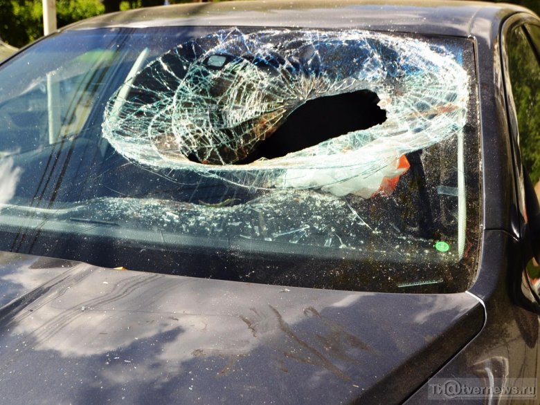 Разбитое лобовое стекло