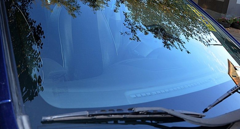 Лобовое стекло