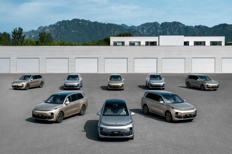 Автомобиль lixiang