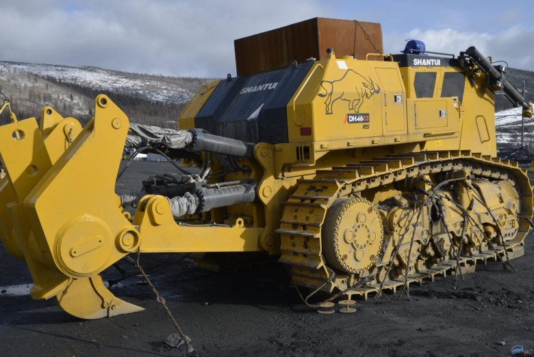 Китайский бульдозер бизон