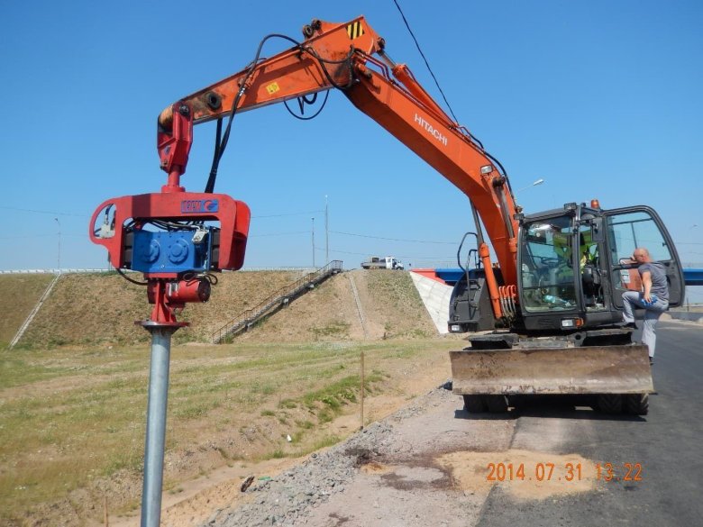 Погружение шпунта ларсена вибропогружателем