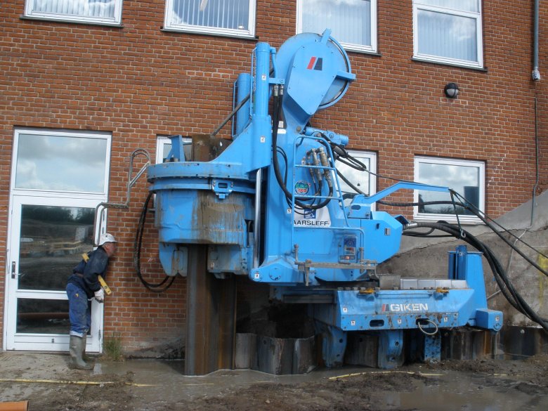 Статическое вдавливание шпунта ларсена