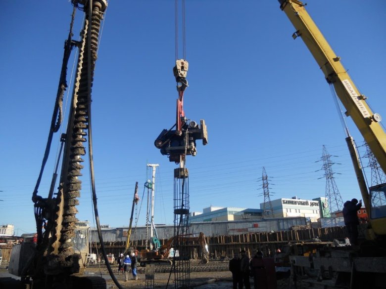 Вибропогружатель айс 250