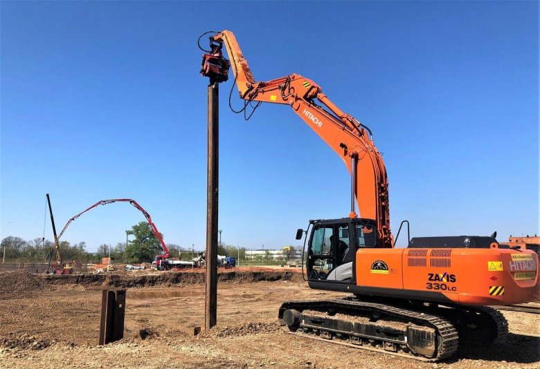 Погружение шпунта ларсена вибропогружателем