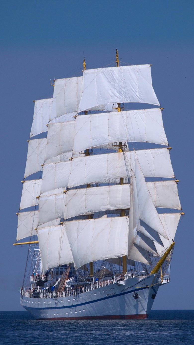 Трехмачтовый парусник херсонес