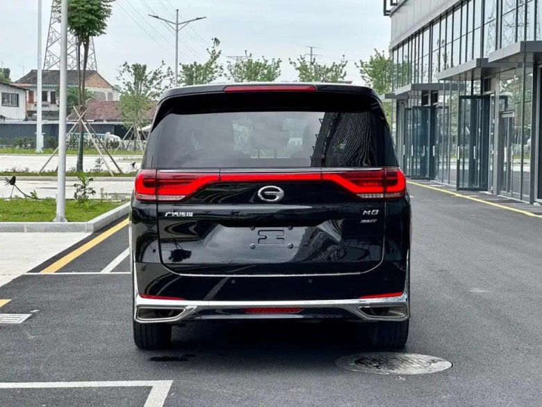 Китайский минивэн gac gm8