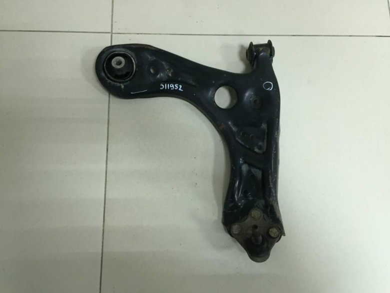 Рычаг передней подвески шкода рапид