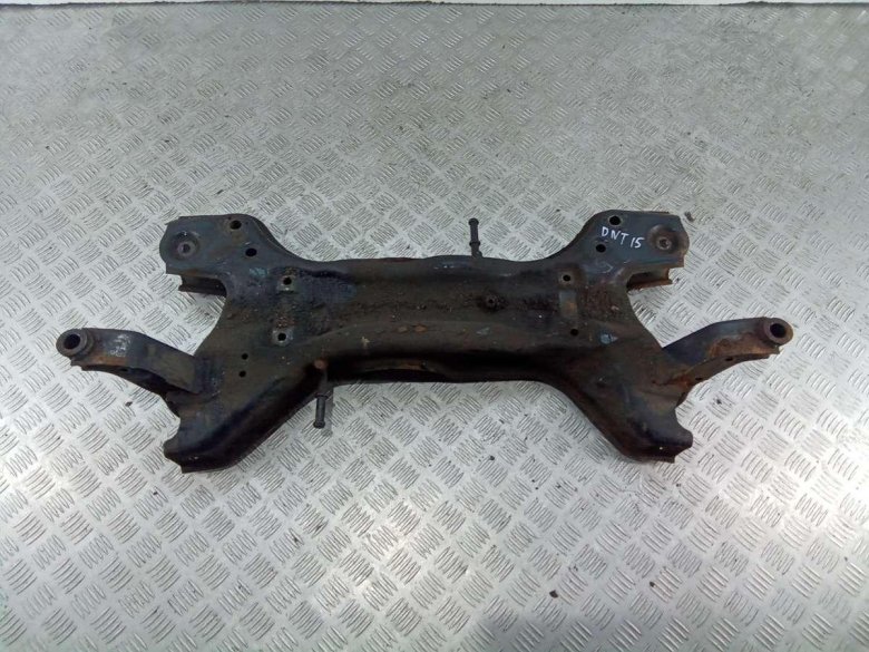 Передний подрамник