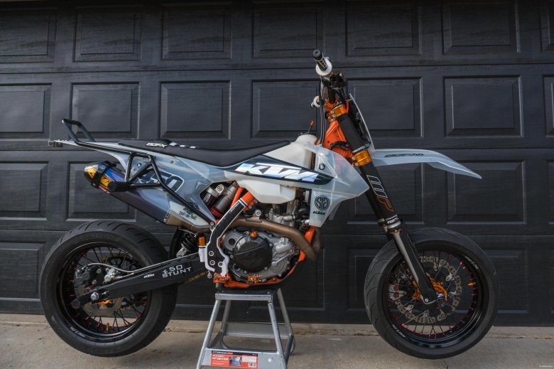 Мотоцикл ктм супермото 450