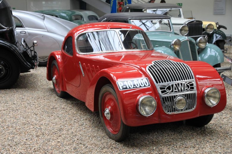 Автомобиль ява 750