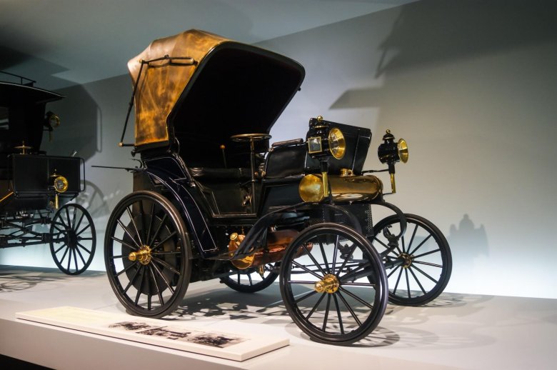 Первый мерседес бенц 1896