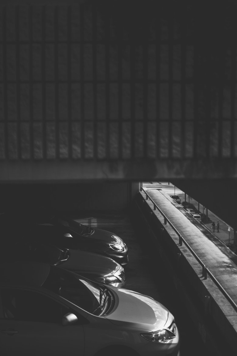 Черно белая эстетика машины