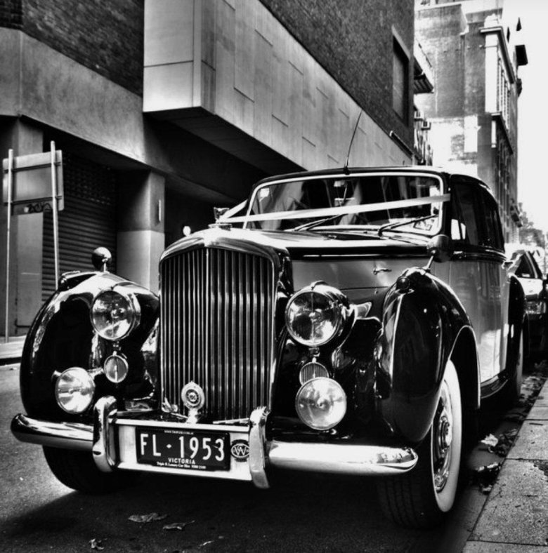 Автомобиль bentley