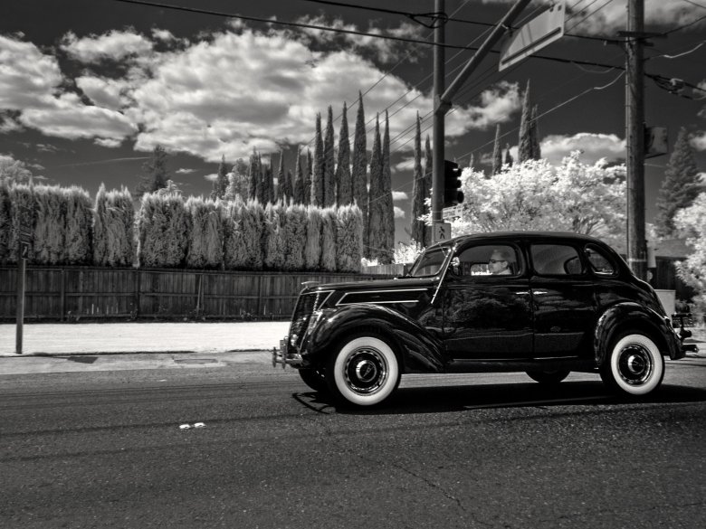 Старый автомобиль чб