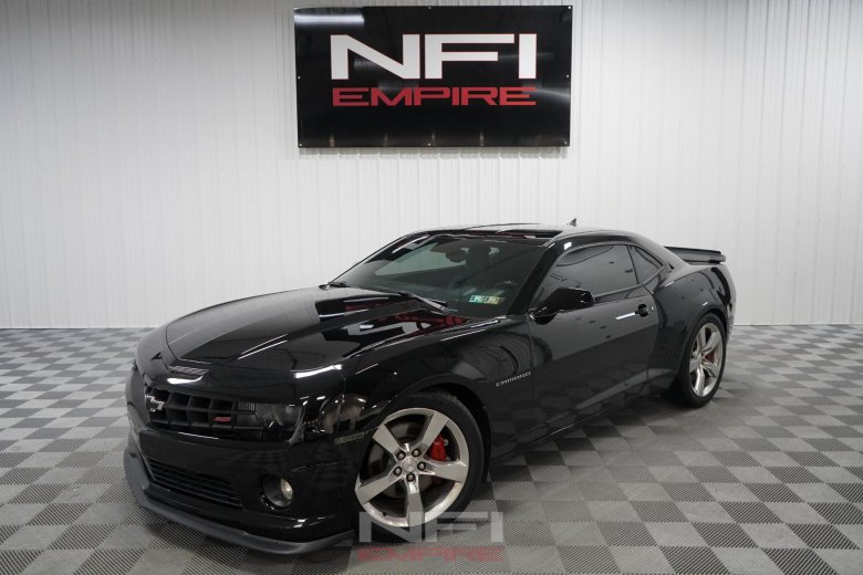 Chevrolet camaro black