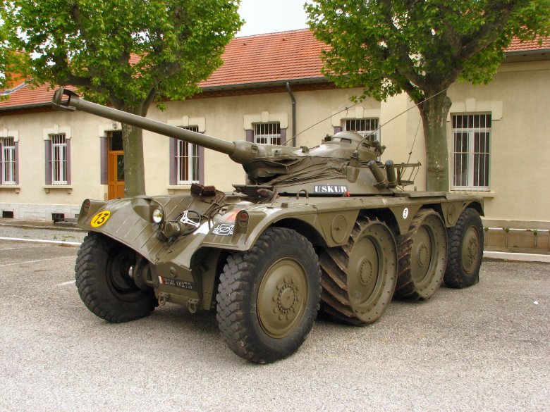Panhard ebr 75