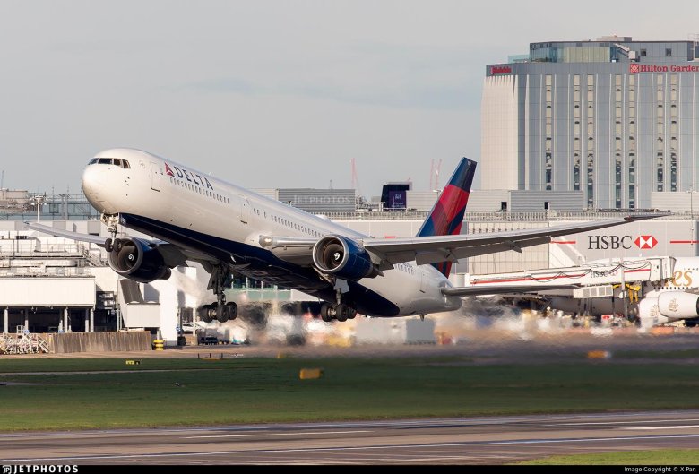 Boeing 777-200er икар