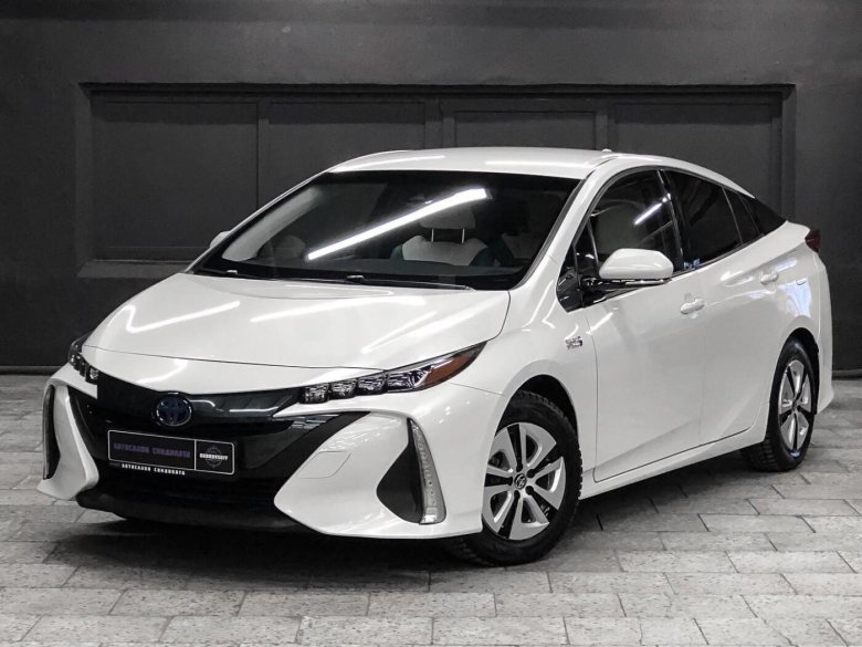 Тойота приус 2019