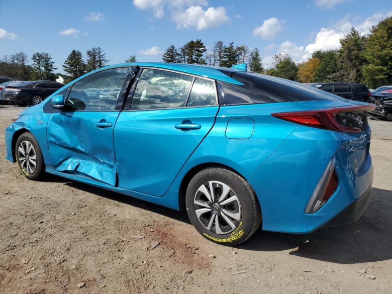 Тойота приус прайм 2021