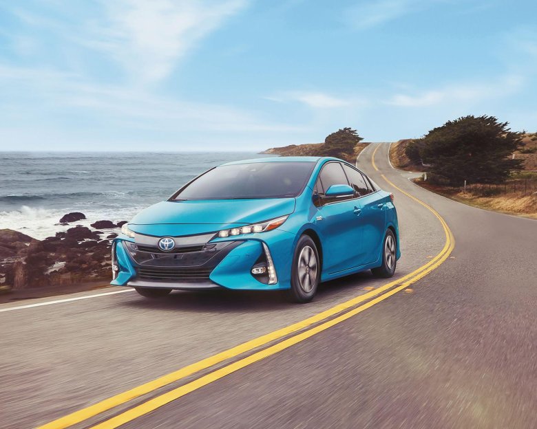 Тойота приус 2020