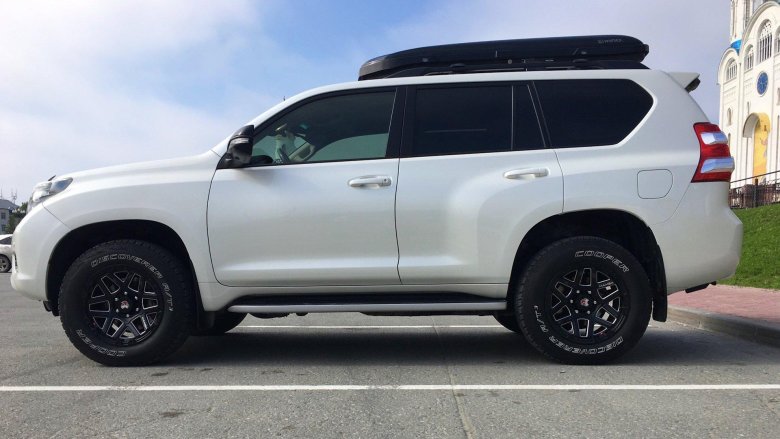 Тойота прадо белая