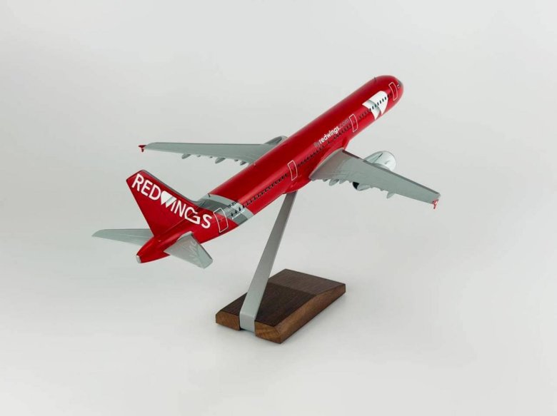 Модель самолета air asia