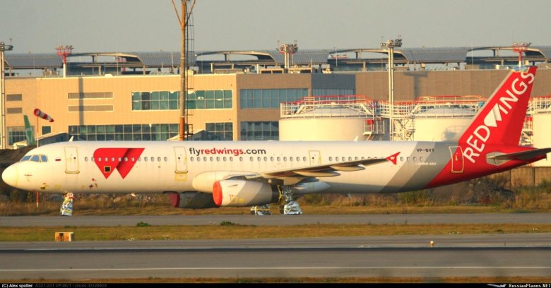 Самолет ред вингс