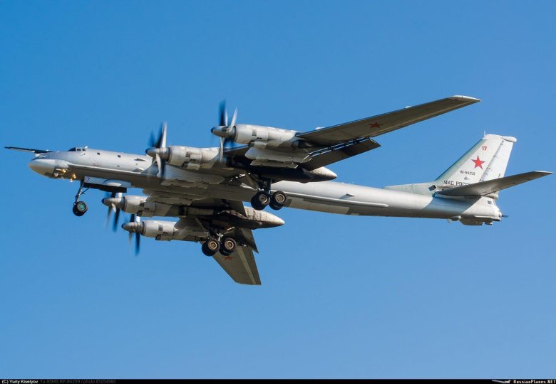Стратегический турбовинтовой бомбардировщик ту-95мс